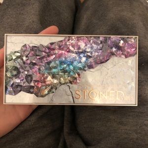 Urban Decay Stoned Vibes Eyeshadow Palette